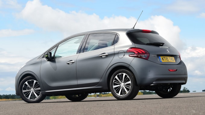 Peugeot 208-8