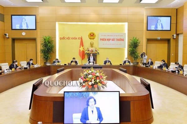 Ủy ban Thường vụ Quốc hội họp phiên bất thường để xem xét hỗ trợ người dân gặp khó khăn do dịch COVID-19. Ảnh: quochoi.vn