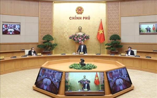 Sáng 8/4/2020, tại Trụ sở Chính phủ, Thủ tướng Nguyễn Xuân Phúc làm việc trực tuyến với lãnh đạo chủ chốt tỉnh Đồng Nai. Ảnh: TTXVN