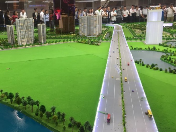 Đất công như đất kênh, rạch... nằm xen lẫn giữa các thửa đất của dự án đang là vướng mắc phổ biến cần có giải pháp để tháo gỡ