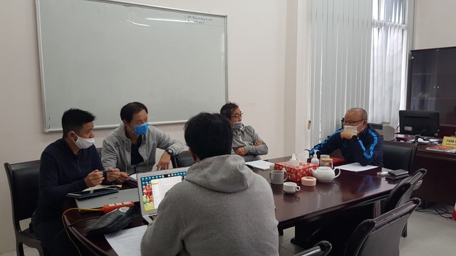 Hình ảnh buổi làm việc của thầy Park và ban huấn luyện