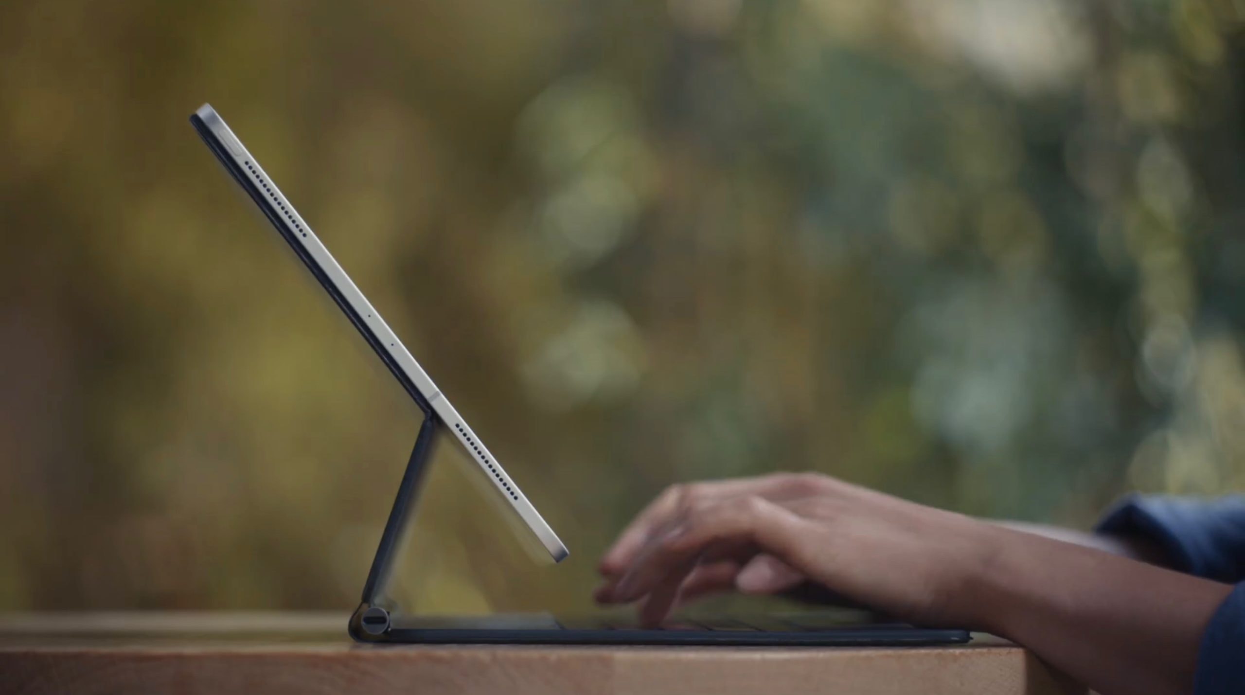 Bàn phím Magic Keyboard thế hệ mới được Apple bán với giá 300$.