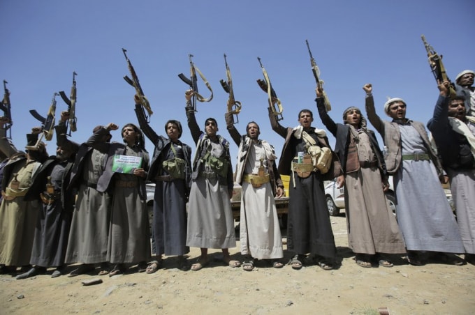 Lực lượng dân quân Houthi - Ảnh: Hani Mohamed/AP