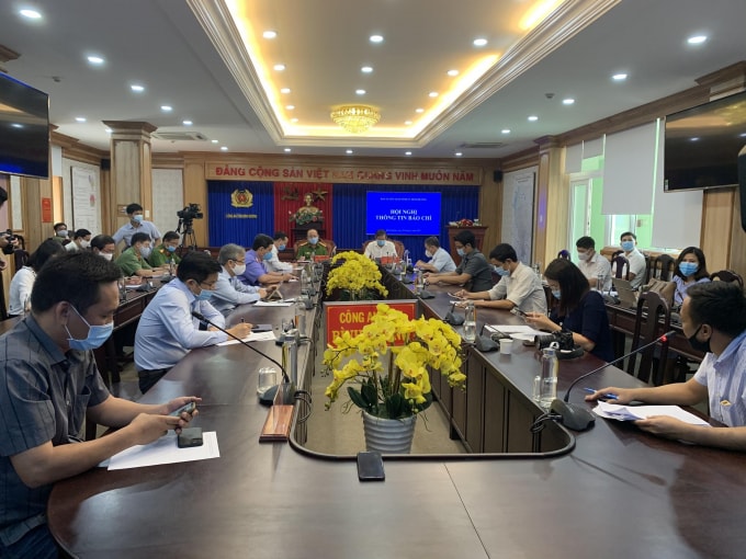 Toàn cảnh buổi họp báo.