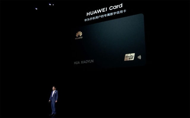 CEO Huawei Richard Yu đã giới thiệu thẻ tín dụng Huawei Card. Ảnh: Huawei
