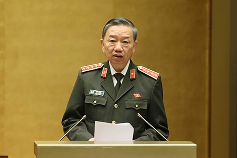 Theo Đại tướng Tô Lâm, mỗi ngày lực lượng Công an phải huy động hàng trăm nghìn lượt cán bộ, chiến sỹ tham gia chống dịch COVID-19, nhất là làm việc tại tuyến đầu. Ảnh: TL.
