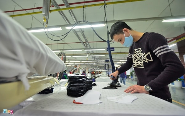 Hội nghị trực tuyến toàn quốc Chính phủ với các địa phương hôm nay sẽ tập trung thảo luận những giải pháp cấp bách tháo gỡ khó khăn cho sản xuất kinh doanh. Ảnh: Zing.vn