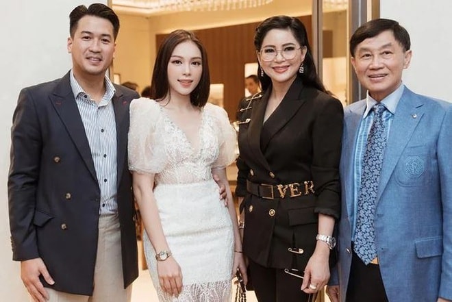 Linh Rin thân thiết bên gia đình Philip Nguyễn.