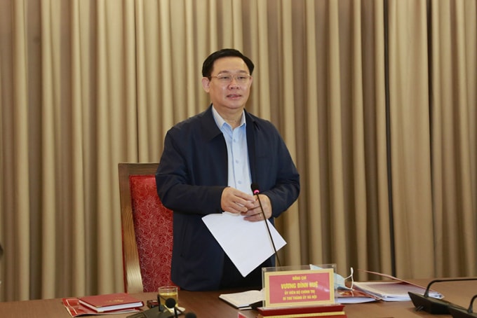 Bí thư Thành ủy Hà Nội Vương Đình Huệ phát biểu chỉ đạo tại buổi làm việc.