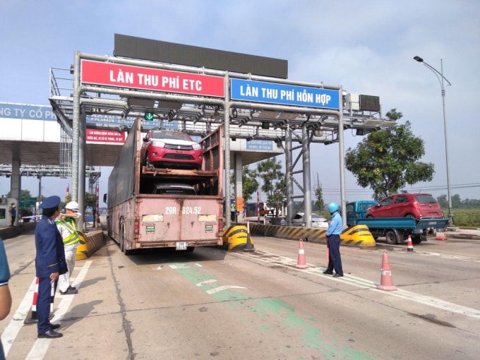 Bộ Giao thông vận tải xin gia hạn triển khai thu phí tự động không dừng tới hết năm 2020.