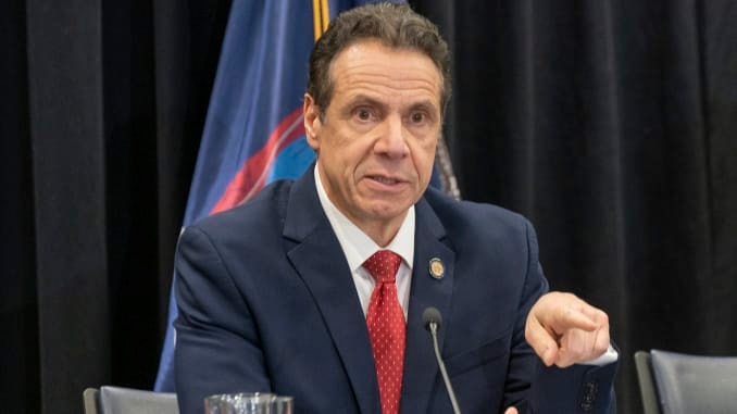 Thống đốc Cuomo sẽ kháng lệnh tổng thống Trump nếu Nhà trắng yêu cầu dỡ bỏ lệnh phong tỏa New York khi dịch Covid-19 đang diễn biến phức tạp - Ảnh: Reuters