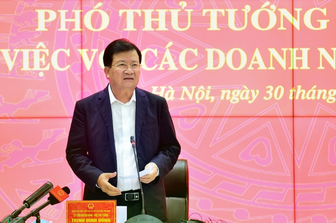 Phó Thủ tướng Trịnh Đình Dũng tại cuộc làm việc với lãnh đạo các bộ, ngành và các doanh nghiệp chăn nuôi lợn tại Bộ Nông nghiệp và Phát triển nông thôn.