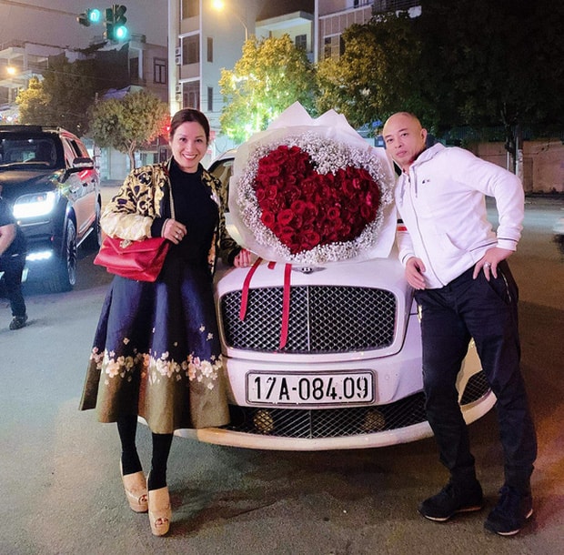 Xe sang, biệt phủ không làm cho vợ chồng Dương Đường trở thành doanh nhân theo đúng nghĩa.