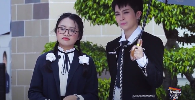 Hình ảnh mới đây của Phương Mỹ Chi trên sóng truyền hình gây tranh cãi, khi đa phần nhận xét trang điểm quá đậm khiến em 