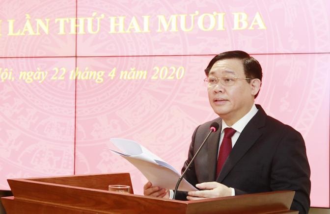 Ủy viên Bộ Chính trị, Bí thư Thành ủy Vương Đình Huệ phát biểu tại cuộc họp.