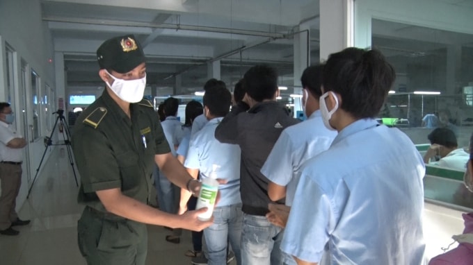 Công tác phòng chống dịch bệnh được thực hiện nghiêm túc tại nhiều khu công nghiệp ở Bình Dương.