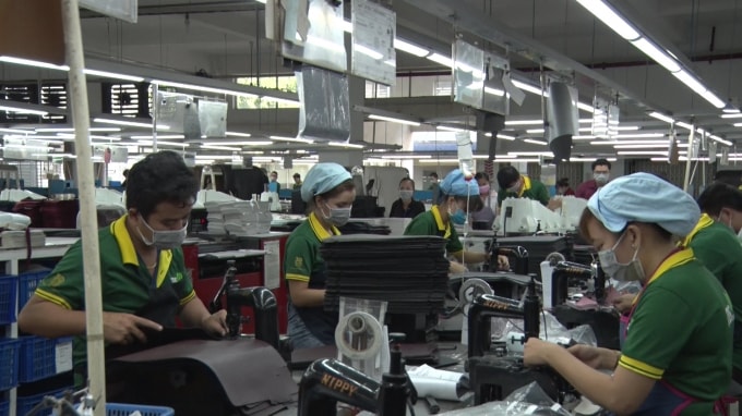 Trực tiếp tới tác nghiệp tại các khu công nghiệp để đưa tin chính xác nhất.