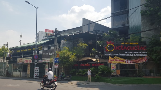Các nhà hàng trên đường Trần Huy Liệu (quận Phú Nhuận) vẫn