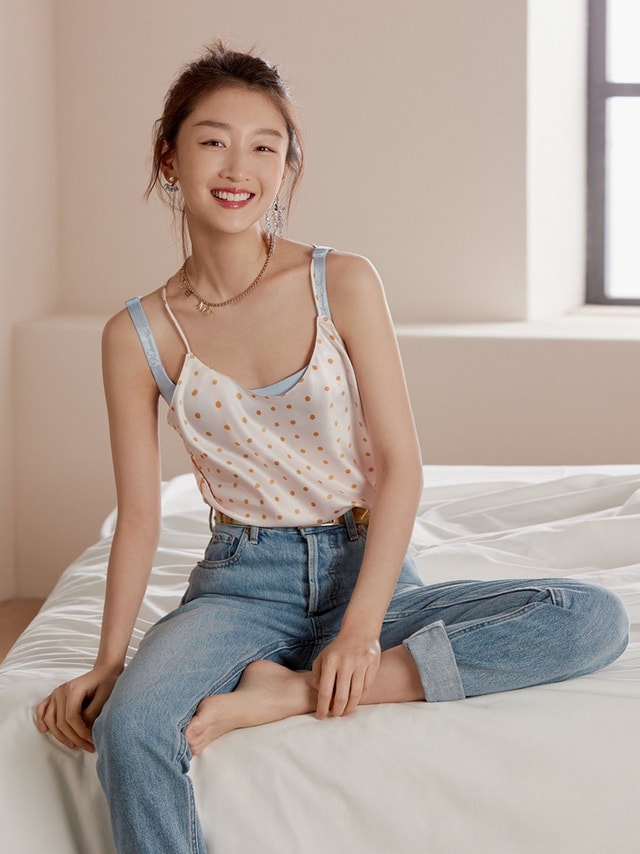 victorias-secrete-zhou-dongyu-1587629406070620531758