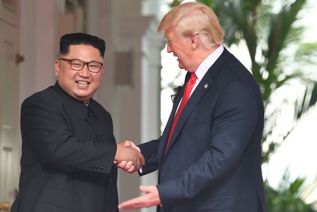 Tổng thống Trump cáo buộc CNN đưa tin không chính xác về sức khỏe ông Kim Jong Un - Ảnh: Reuters