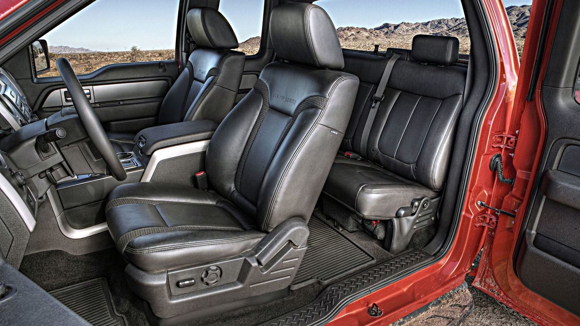 Cabin xe F150 Raptor.
