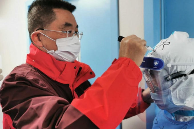Bác sỹ Xiang Lu là một trong hàng ngàn y bác sỹ công tác tại tuyến đầu chống dịch Covid-19 tại Vũ Hán