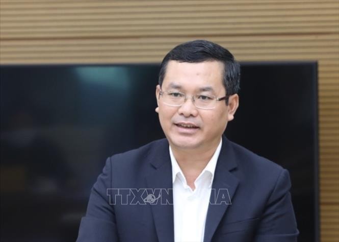 Thứ trưởng Bộ Giáo dục và Đào tạo Nguyễn Văn Phúc cho biết: Các trường ĐH-CĐ có thể sử dụng kết quả kỳ thi THPT làm căn cứ để xét tuyển đầu vào. Đối những người đã tốt nghiệp THPT từ những năm trước có thể tham dự kỳ thi năm nay (thí sinh tự do) để lấy kết quả xét tuyển đầu vào ĐH-CĐ. Ảnh: TTXVN