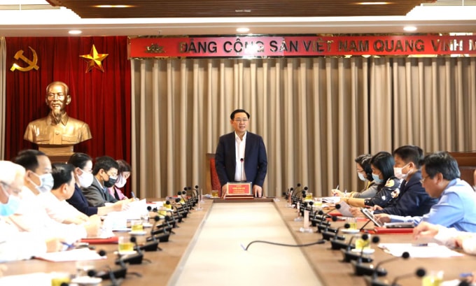 Quang cảnh buổi làm việc.