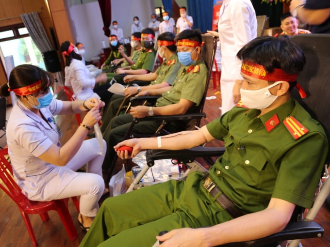 Cán bộ, đoàn viên thanh niên Công an Hà Tĩnh tích cực tham gia hiến máu tình nguyện