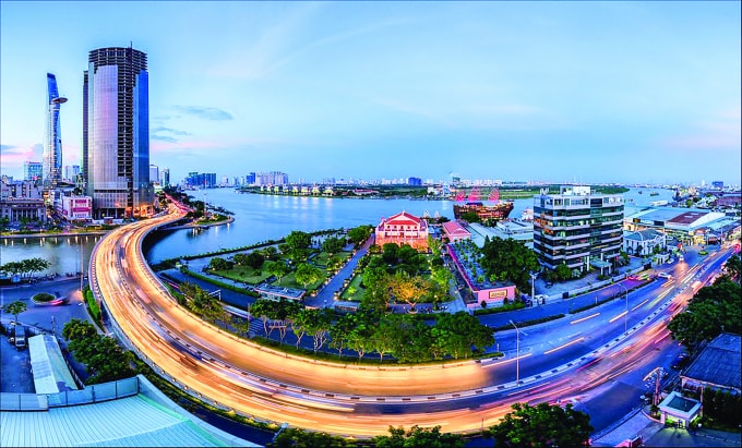 Toàn cảnh từ trung tâm quận 1 qua bán đảo Thủ Thiêm. Ảnh. Xuan Nguyen - Zing.vn