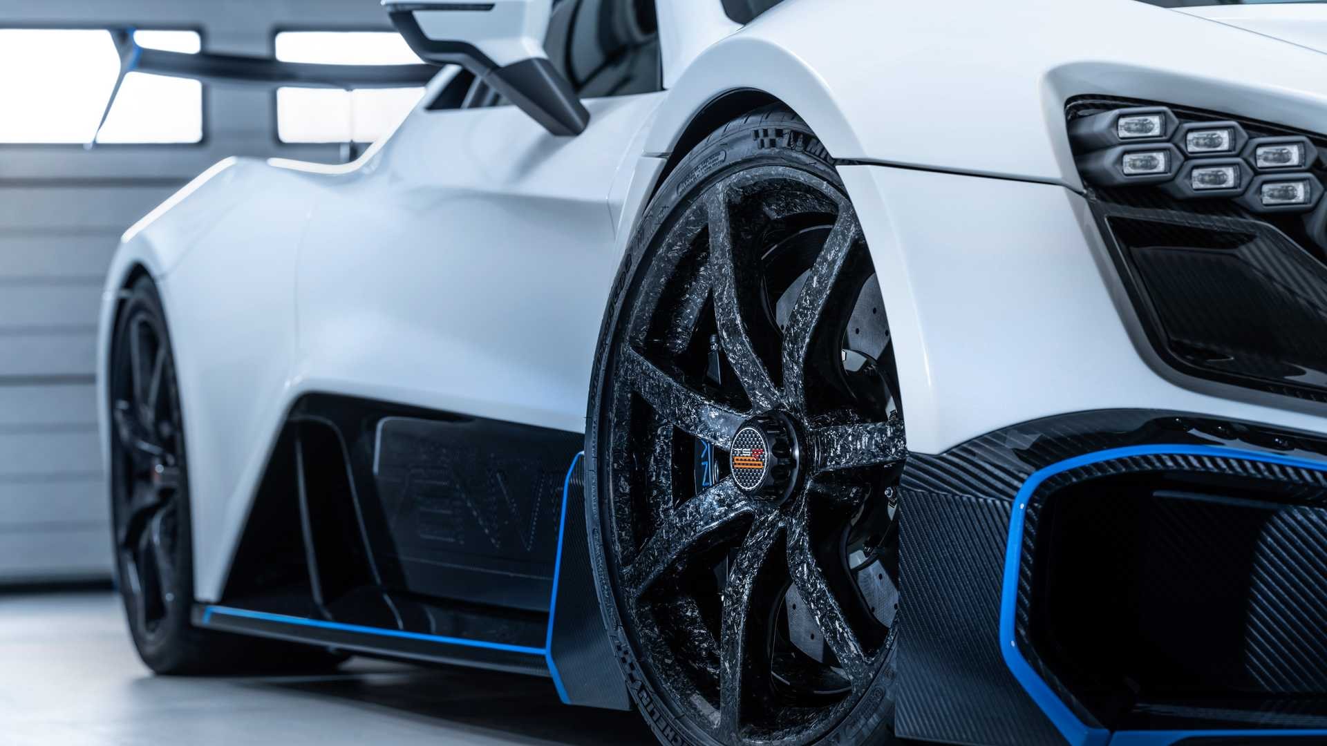 Vành carbon trên mẫu hyper car Zenvo TSR-S. Ảnh: Motor1