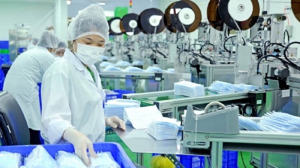 Chính phủ giao Bộ Y tế, Bộ Công Thương công khai danh sách, năng lực sản xuất của các doanh nghiệp sản xuất khẩu trang. Ảnh minh họa