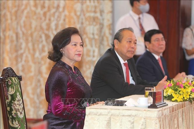 Chủ tịch Quốc hội Nguyễn Thị Kim Ngân cùng các đại biểu dự lễ kỷ niệm. Ảnh: TTXVN