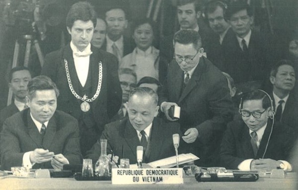 Đoàn đại biểu Việt Nam tại Hội nghị quốc tế về Việt Nam tại Paris tháng 3/1973. Ảnh tư liệu