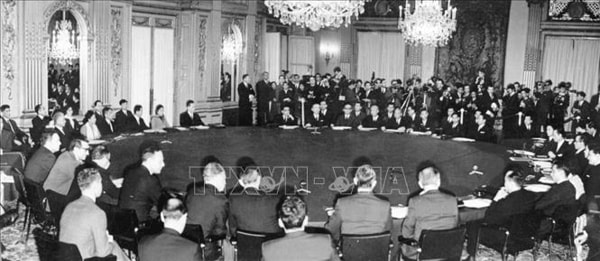 Lễ ký Hiệp định Paris, ngày 27/2/1973, tại Trung tâm Hội nghị quốc tế ở thủ đô Paris (Pháp). Ảnh: TTXVN