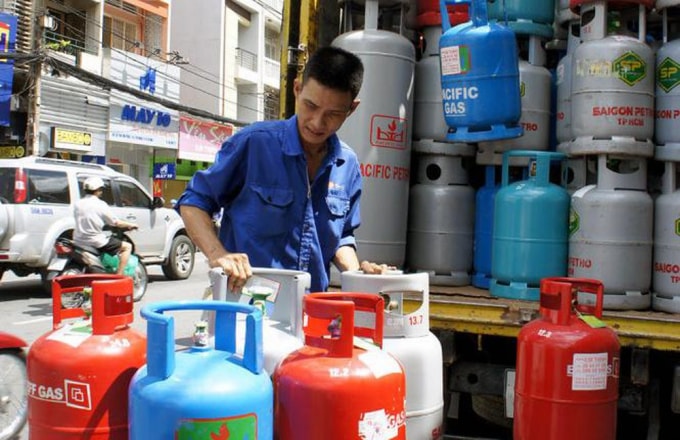 Giá gas tăng mạnh 34.000 đồng/bình 12 kg. Ảnh minh họa.