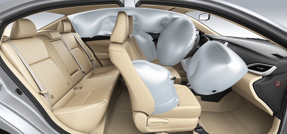 Toyota Vios được trang bị 7 túi khí trong khi Mazda2 chỉ có 6 túi khí.