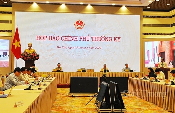 Quang cảnh họp báo Chính phủ chiều 5/5