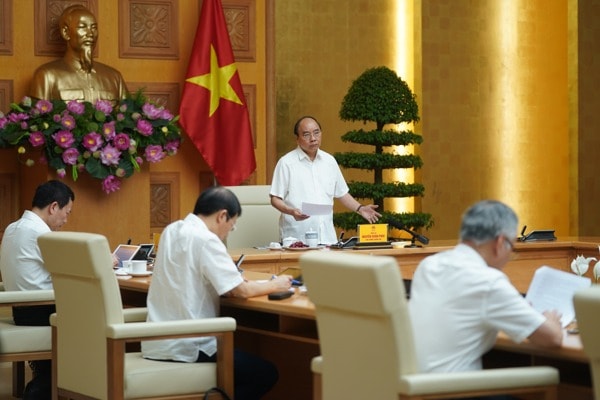 Thủ tướng Nguyễn Xuân Phúc phát biểu tại cuộc họp. Ảnh: VGP