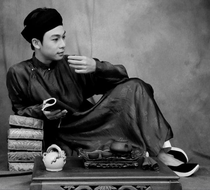 Nguyễn Đức Lộc trong trang phục của Ỷ Vân Hiên.