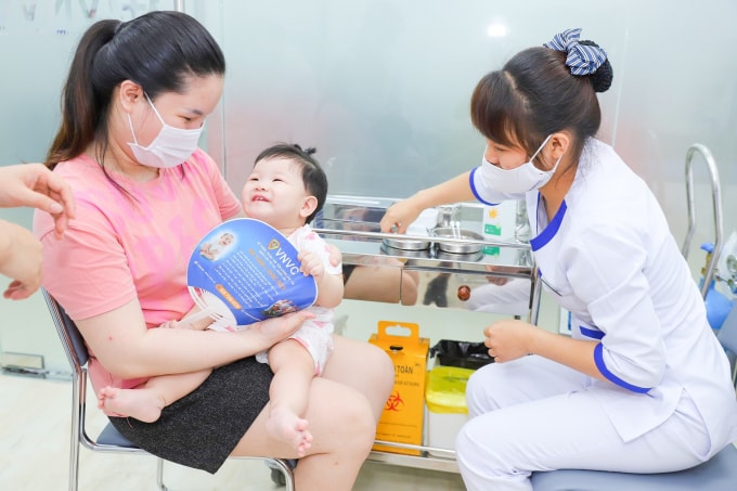VNVC thực hiện tốt công tác phòng chống dịch bệnh để là điểm đến an toàn cho tất cả các khách hàng đến tiêm chủng phòng bệnh.