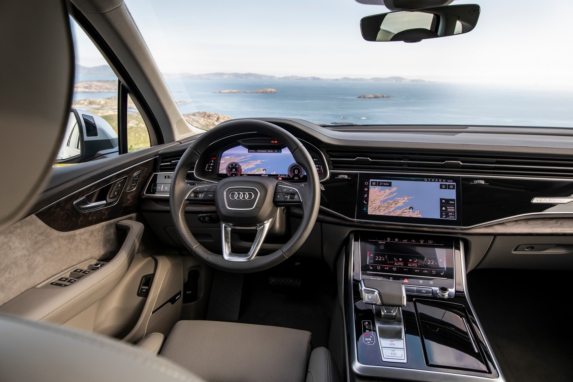 Màn hình kỹ thuật số Virtual Cockpit là một trang bị tùy chọn trên Q7. Ảnh: Carscoops