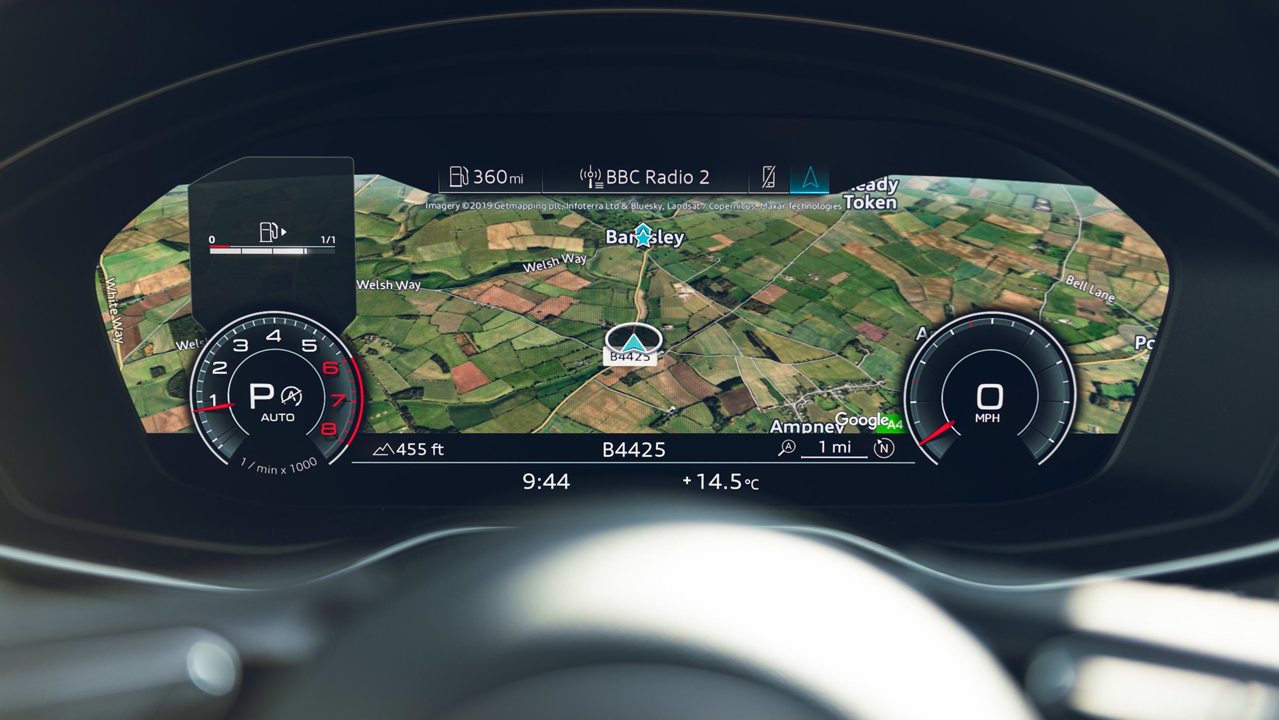 Đồng hồ điện tử Audi Virtual Cockpit Plus trên Audi A4. Ảnh: Autoexpress