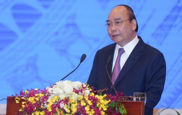Thủ tướng Nguyễn Xuân Phúc phát biểu kết luận Hội nghị Thủ tướng Chính phủ với doanh nghiệp, sáng 9/5. Ảnh: VGP