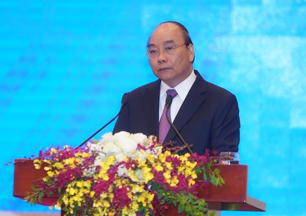Thủ tướng Nguyễn Xuân Phúc phát biểu tại Hội nghị “Thủ tướng chính phủ gặp doanh nghiệp: Cùng nỗ lực, vượt thách thức, đón thời cơ, phục hồi nền kinh tế”. Ảnh: VGP