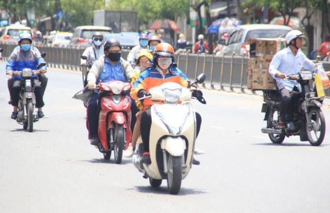 Chỉ số tia UV tại Đà Nẵng, Hồ Chí Minh có mức ảnh hưởng nguy cơ gây hại cao đến rất cao đối với cơ thể con người khi tiếp xúc trực tiếp với ánh nắng (ảnh TL)