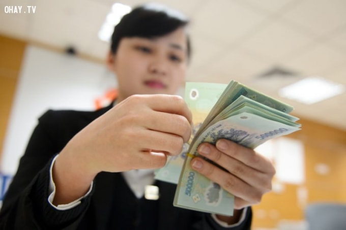 Nợ xấu gia tăng đe doạ an toàn vốn của các ngân hàng nội. Ảnh: TL