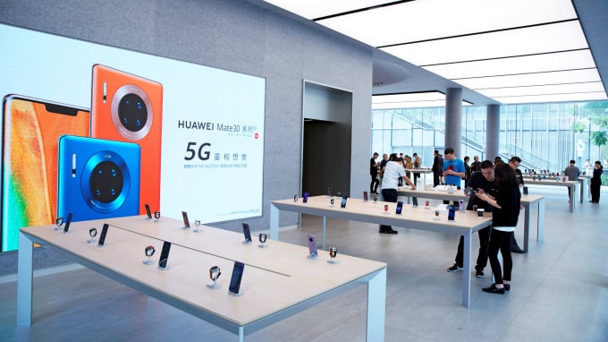 Trung Quốc đang sở hữu hơn 50 triệu số thuê bao mạng 5G, tương đương 70% thế giới - Ảnh: Reuters