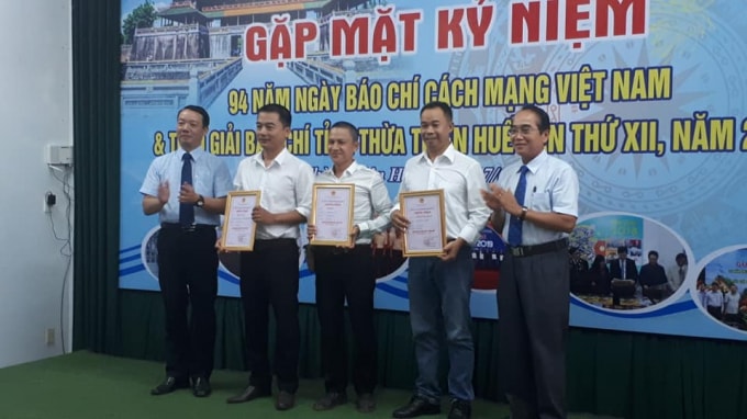 Trao giải báo chí tỉnh Thừa Thiên Huế năm 2019.