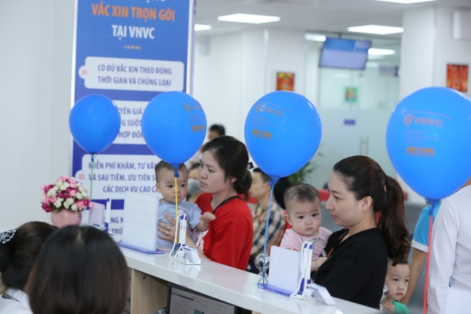 Từ nay, người dân Long An, Vĩnh Phúc bình đẳng về vắc xin và tiêm chủng với TP. HCM, Hà Nội, được tiêm đúng loại vắc xin, đúng phác đồ, đúng lịch, đúng giá.